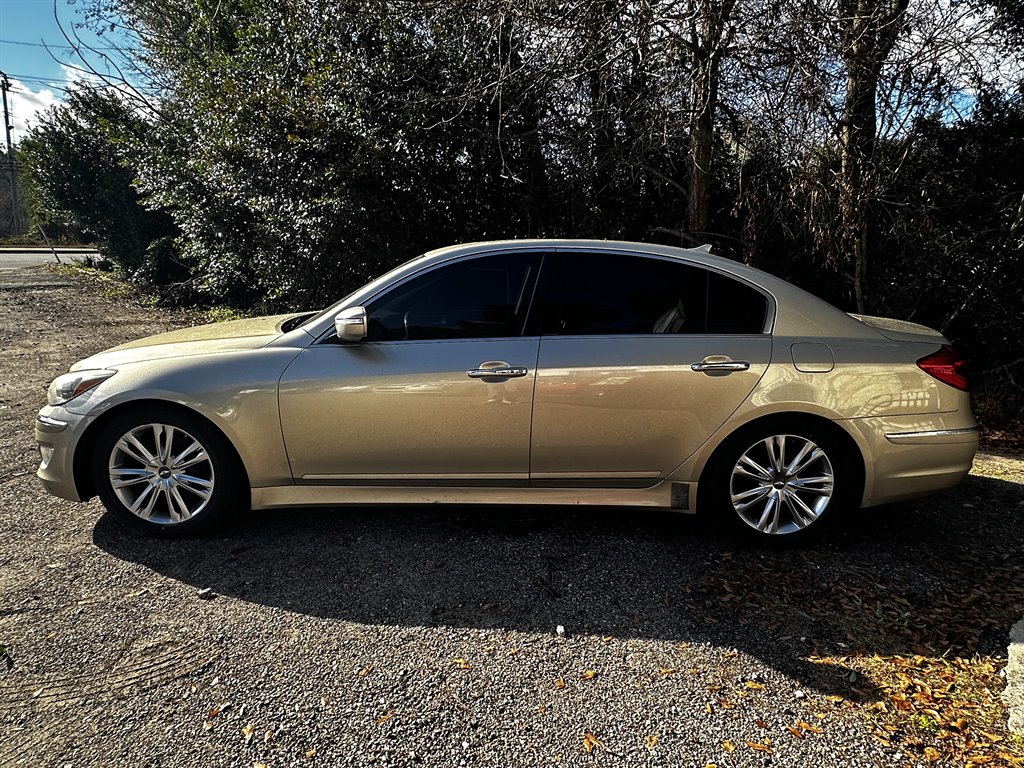 2012 Hyundai Genesis 3.8's photo